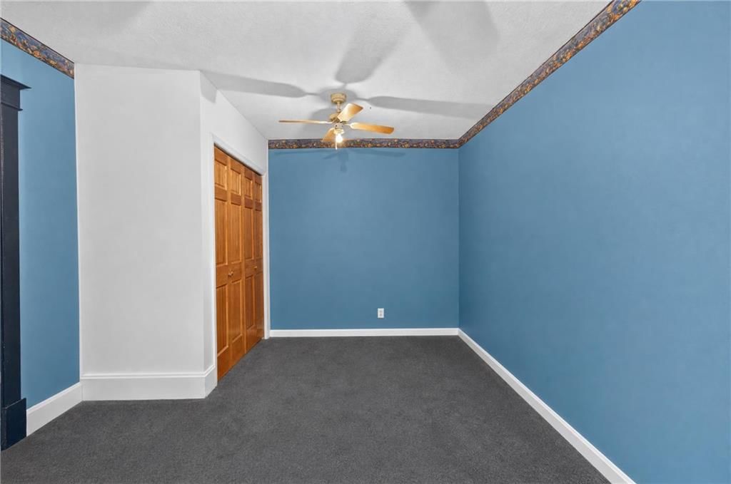 325 W Broadway Street — photo 25