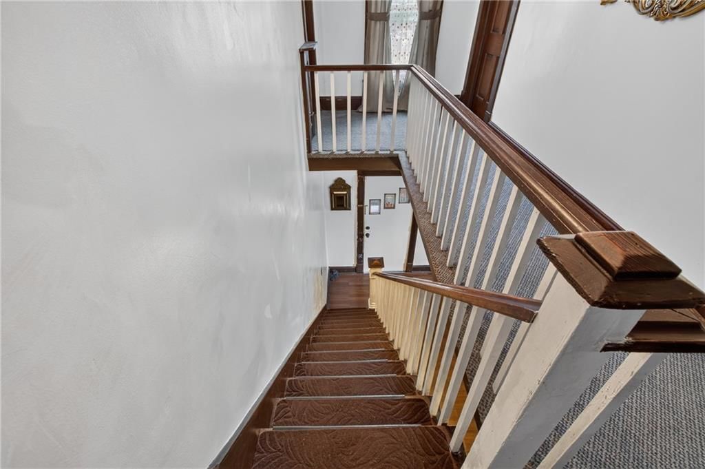 325 W Broadway Street — photo 26