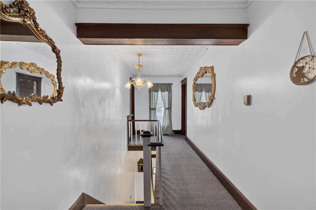 325 W Broadway Street — photo 27