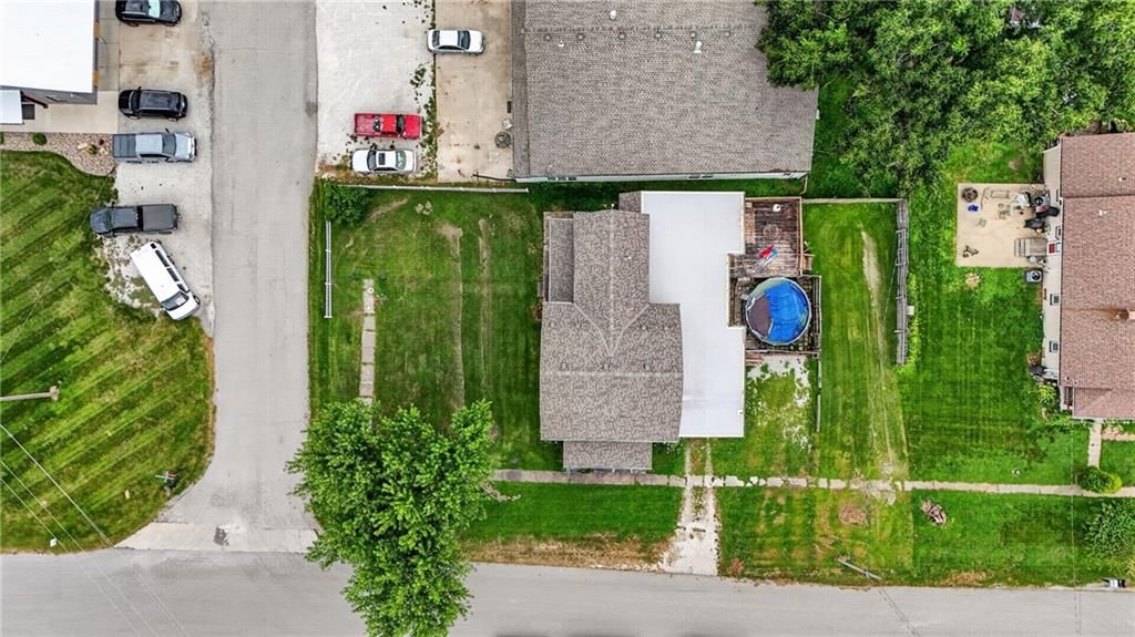 325 W Broadway Street — photo 42