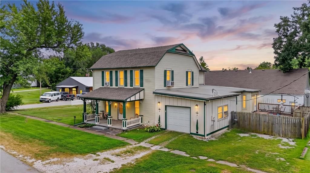 325 W Broadway Street, Peculiar, MO: listing photo 3