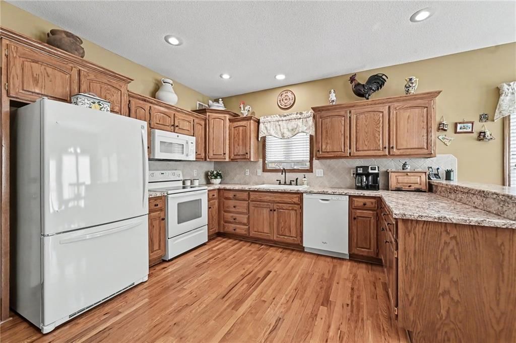 508 NE Hans Drive — photo 14