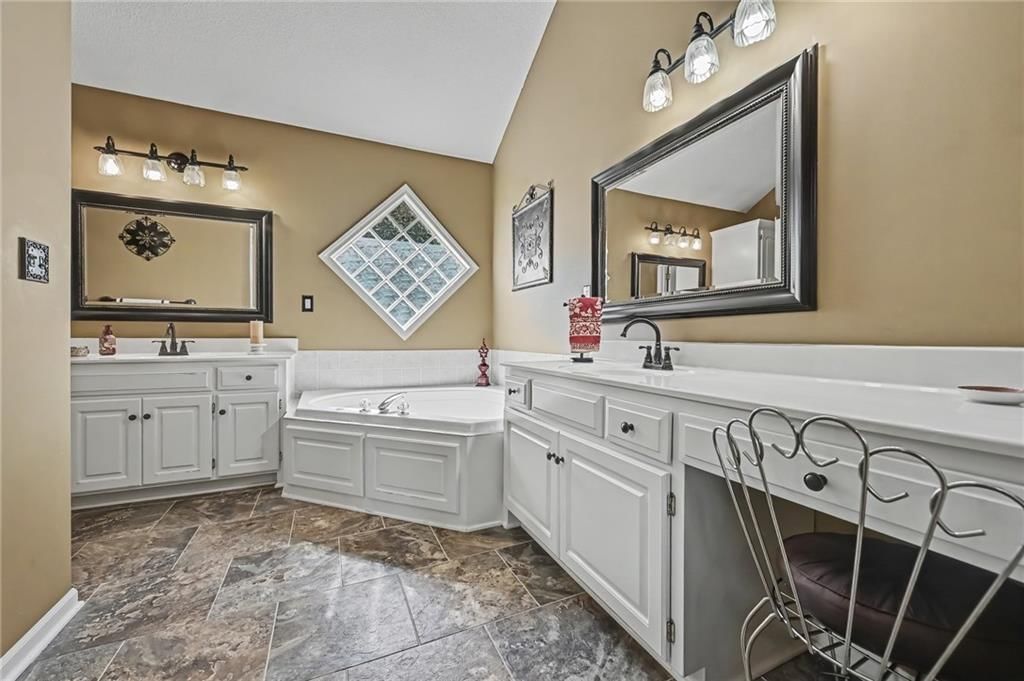 508 NE Hans Drive — photo 19