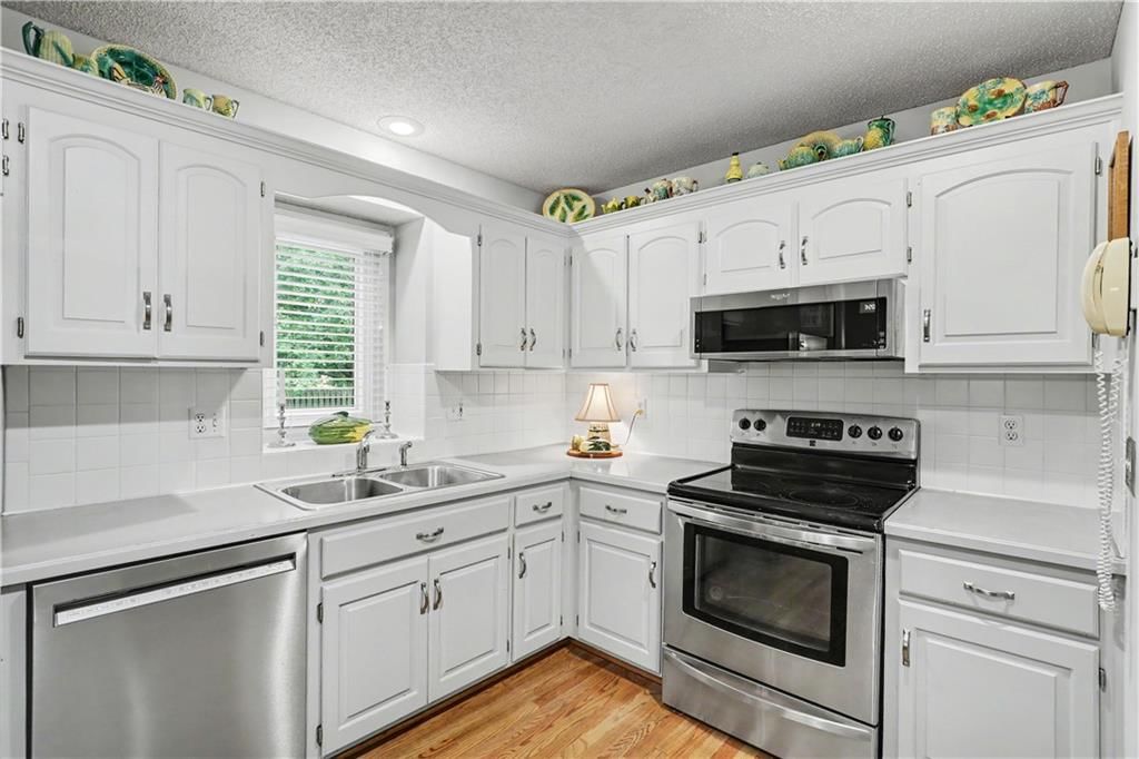 10011 N Highland Terrace — photo 12