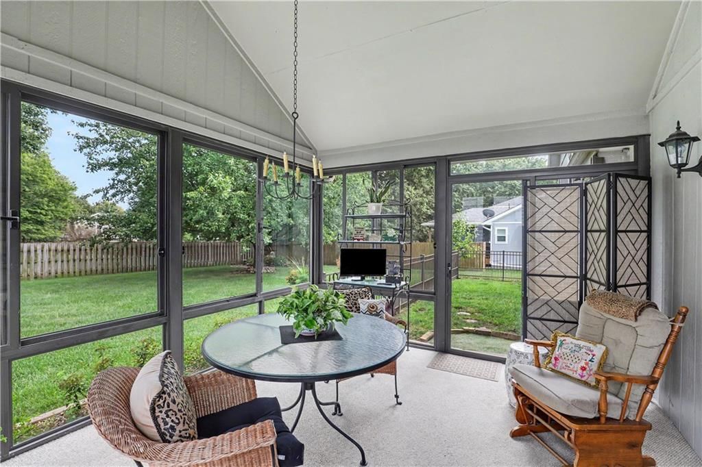 10011 N Highland Terrace — photo 22