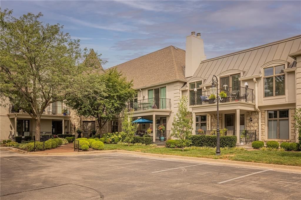 9100 Lamar Avenue, Overland Park, KS