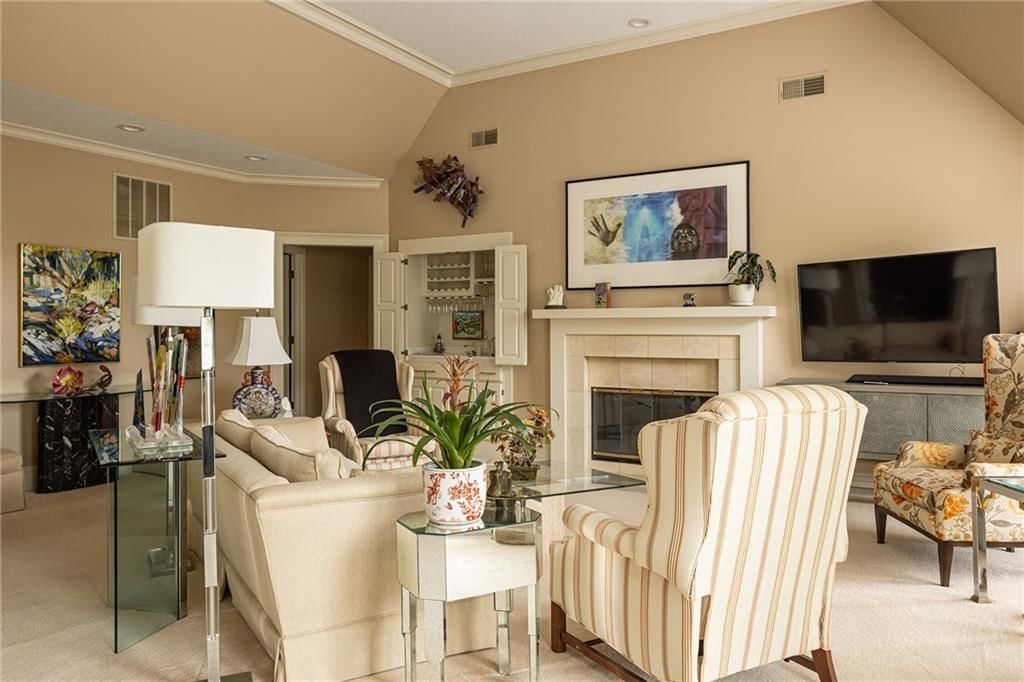 Photo 5 of 48 - 9100 Lamar Avenue #207, Overland Park, KS 66207