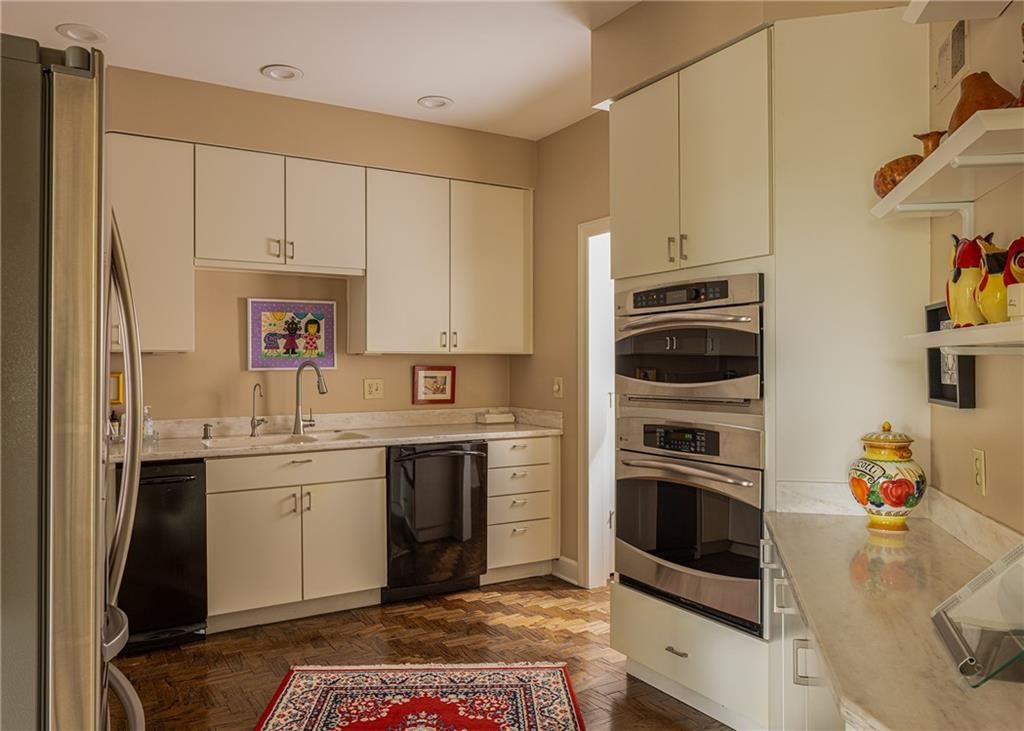 Photo 8 of 48 - 9100 Lamar Avenue #207, Overland Park, KS 66207