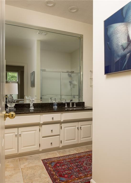Photo 12 of 48 - 9100 Lamar Avenue #207, Overland Park, KS 66207