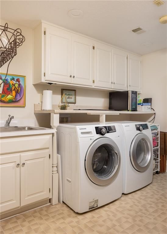 Photo 14 of 48 - 9100 Lamar Avenue #207, Overland Park, KS 66207