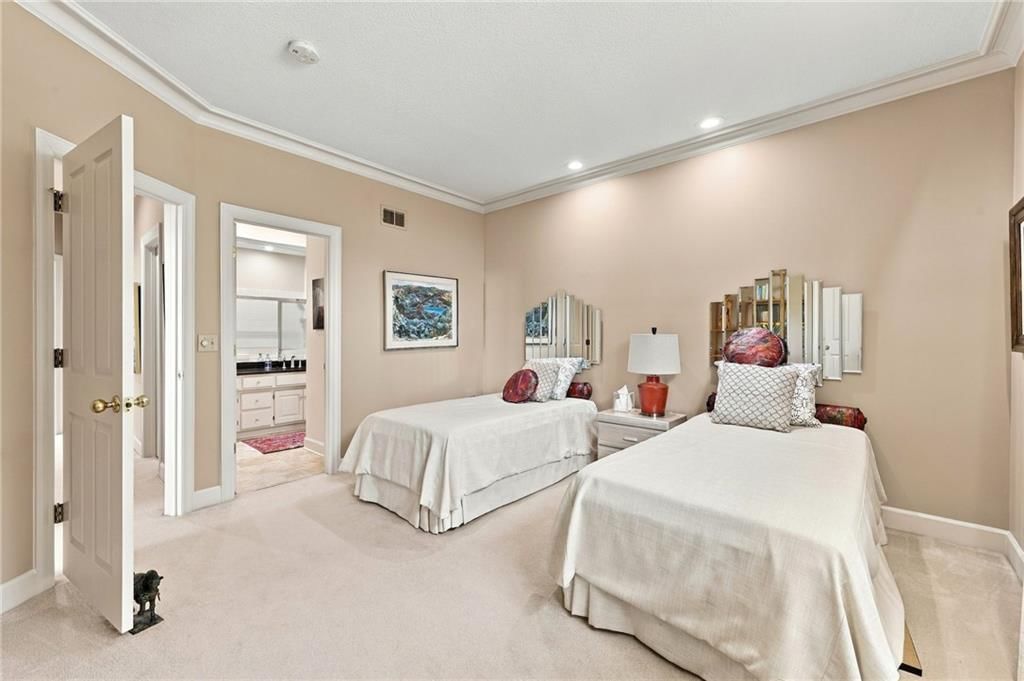 Photo 25 of 48 - 9100 Lamar Avenue #207, Overland Park, KS 66207