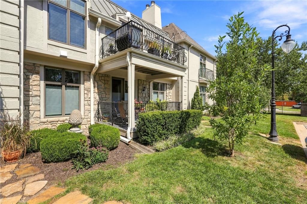 Photo 33 of 48 - 9100 Lamar Avenue #207, Overland Park, KS 66207