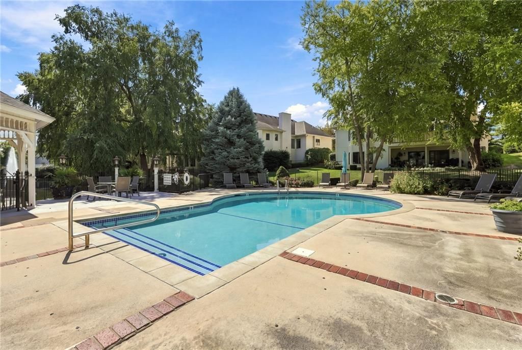 Photo 41 of 48 - 9100 Lamar Avenue #207, Overland Park, KS 66207