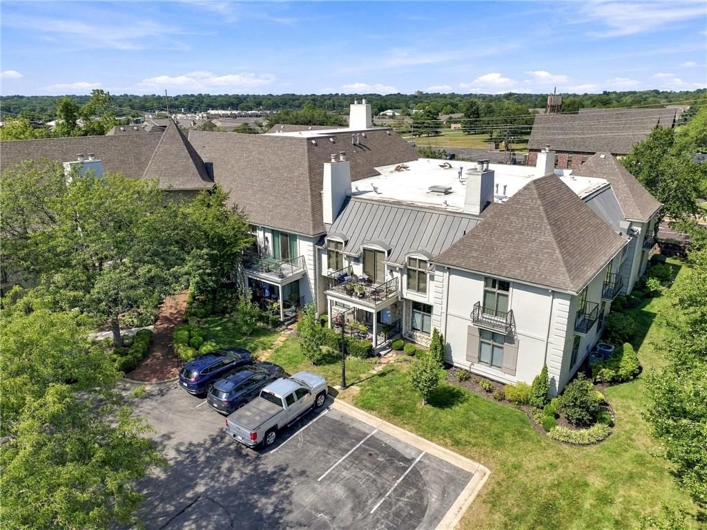 Photo 45 of 48 - 9100 Lamar Avenue #207, Overland Park, KS 66207