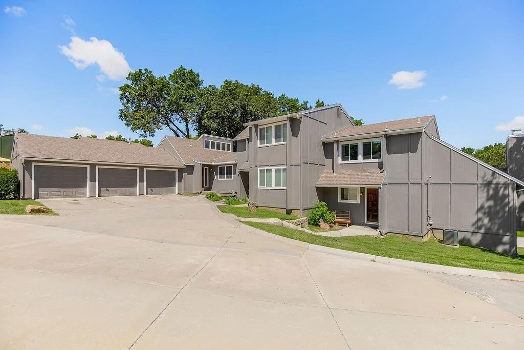 1028 NW 70th Court, Kansas City, MO: listing photo 2