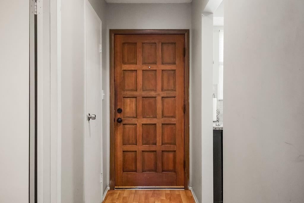 Photo 6 of 30 - 1028 NW 70th Court, Kansas City, MO 64118