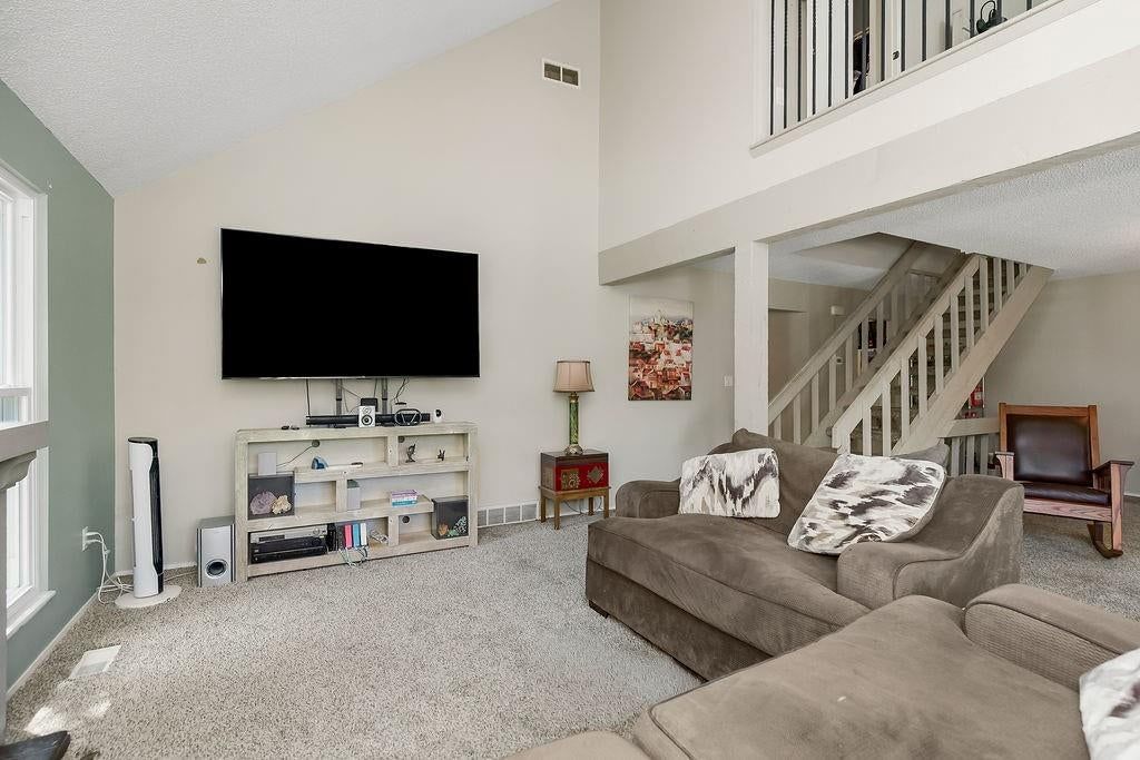 Photo 9 of 30, 1028 NW 70th Court, Kansas City, MO 64118