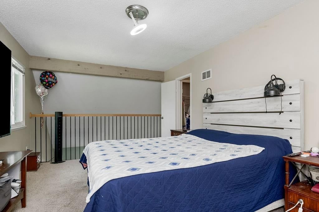 Photo 16 of 30 - 1028 NW 70th Court, Kansas City, MO 64118