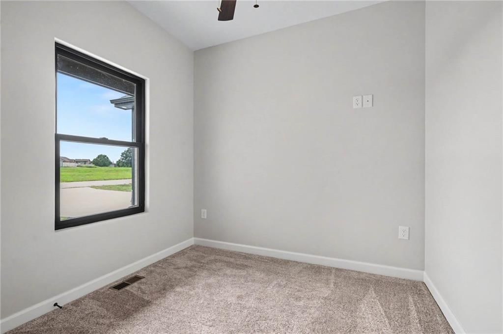 1613 S Ash Court — photo 27