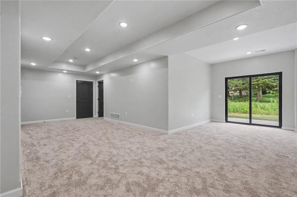 1613 S Ash Court — photo 34