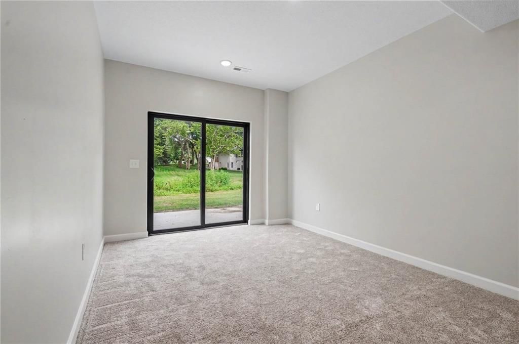 1613 S Ash Court — photo 35