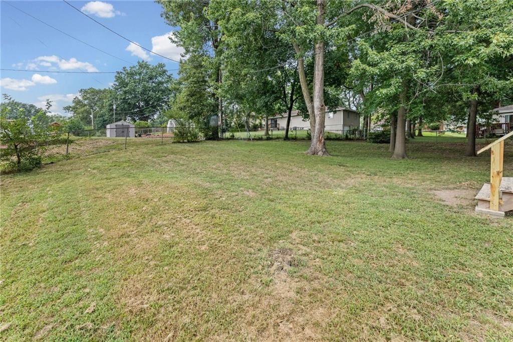 7302 N Woodland Avenue — photo 39