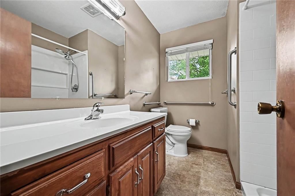 708 Melrose Street — photo 15