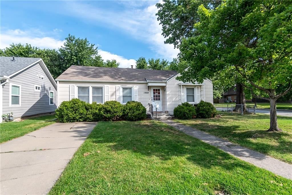 1444 E 24th Avenue, North Kansas City, MO: listing photo 2