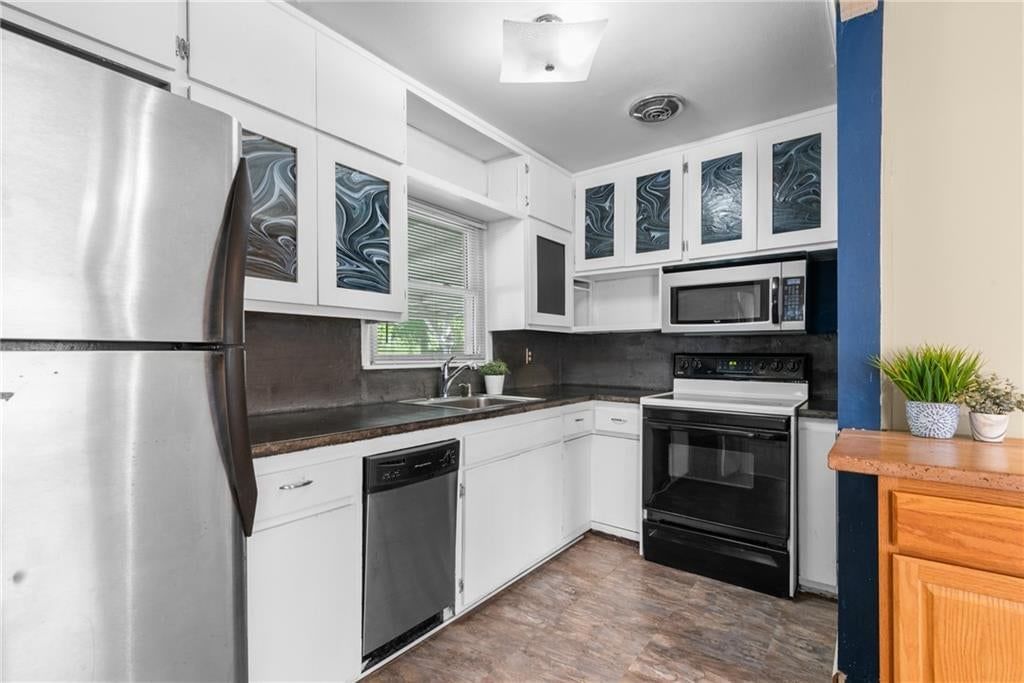Photo 7 of 22 - 1444 E 24th Avenue, North Kansas City, MO 64116
