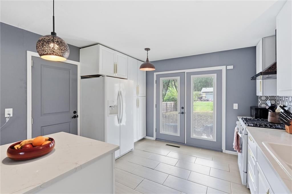 8725 Larsen Street — photo 11