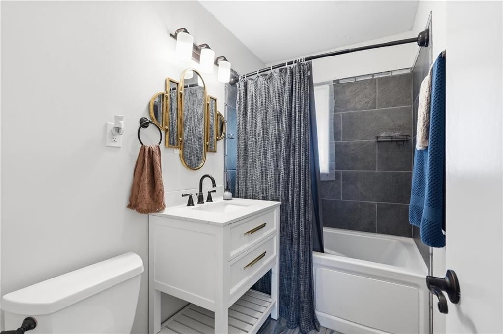 8725 Larsen Street — photo 21