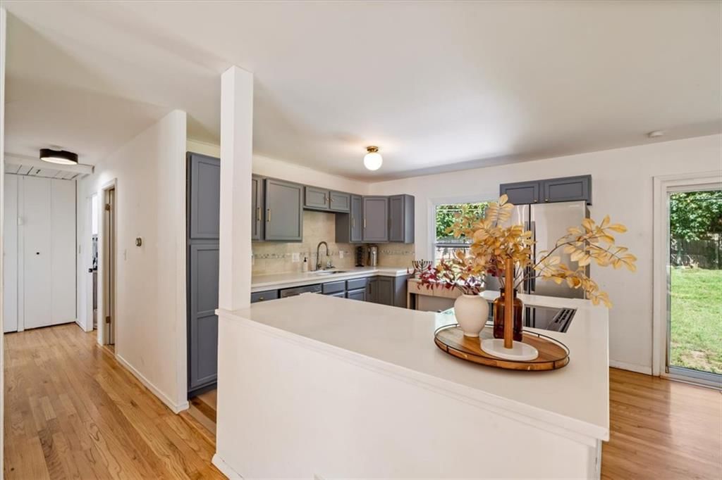 Open floor plan at 8506 E 91st Street, Kansas City, MO 64138