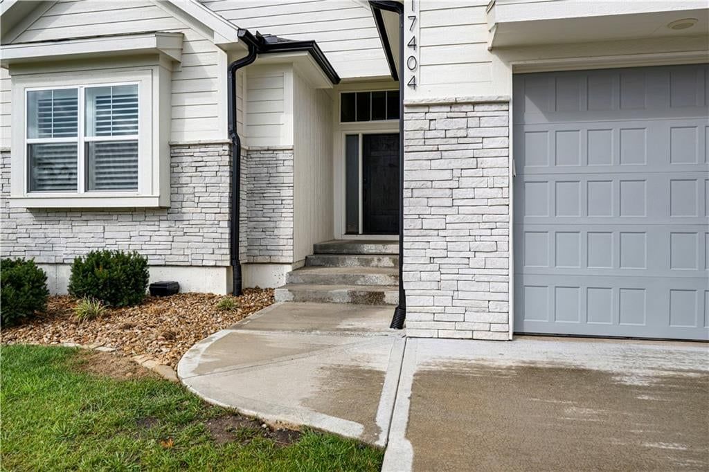 17404 Gillette Street — photo 35