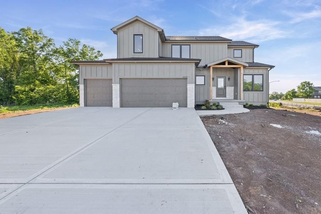 16561 W 165th Place, Olathe, KS