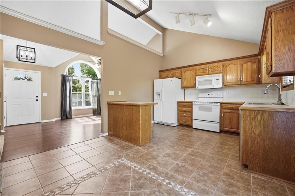 11108 N Ditman Avenue — photo 17