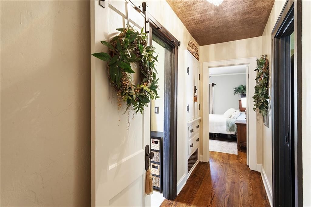 Photo 22 of 45 - 5812 Elm Avenue, Kansas City, MO 64133