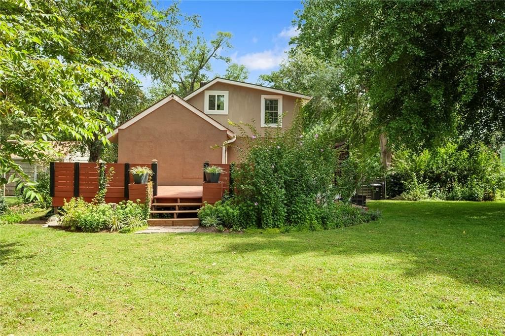Photo 33 of 45 - 5812 Elm Avenue, Kansas City, MO 64133