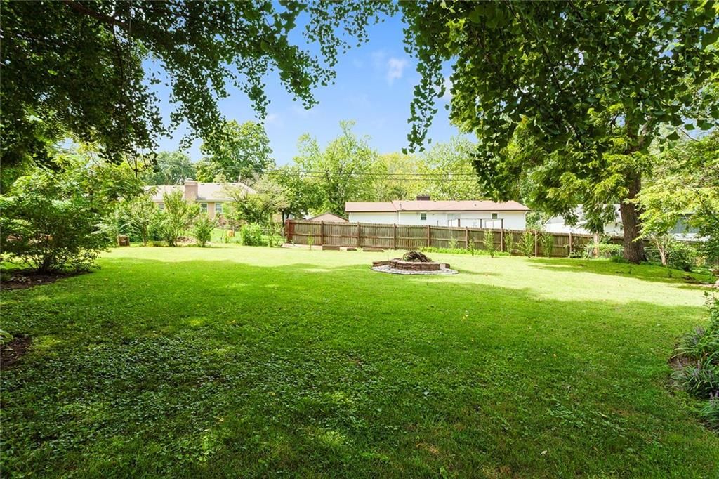Photo 37 of 45 - 5812 Elm Avenue, Kansas City, MO 64133
