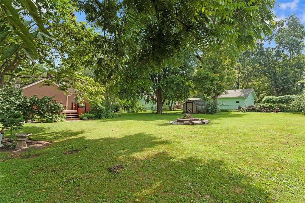 Photo 35 of 45 - 5812 Elm Avenue, Kansas City, MO 64133