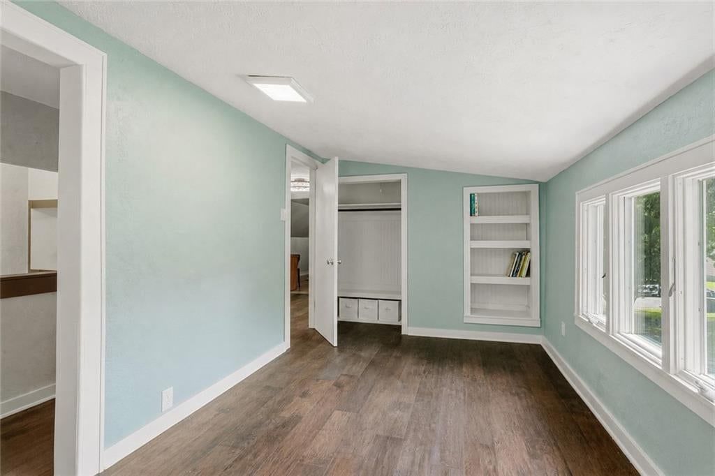 Photo 27 of 45 - 5812 Elm Avenue, Kansas City, MO 64133