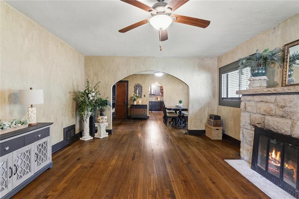Photo 7 of 45 - 5812 Elm Avenue, Kansas City, MO 64133