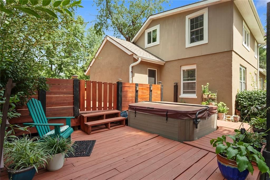 Photo 38 of 45 - 5812 Elm Avenue, Kansas City, MO 64133