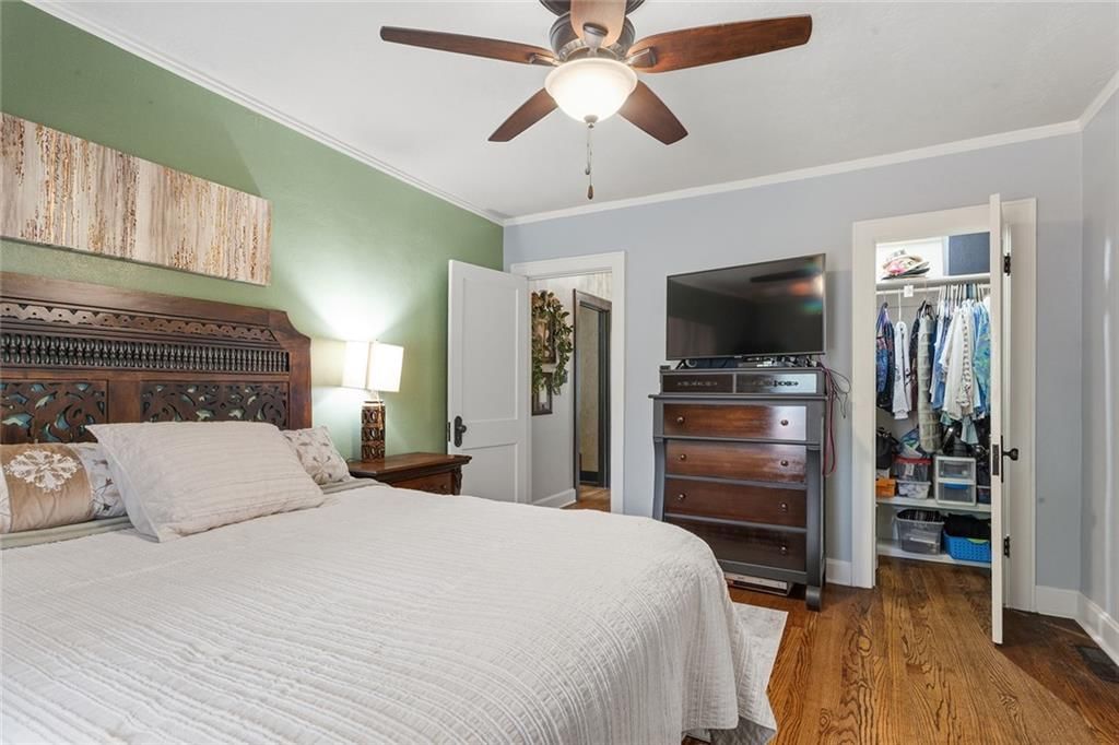 Photo 20 of 45 - 5812 Elm Avenue, Kansas City, MO 64133