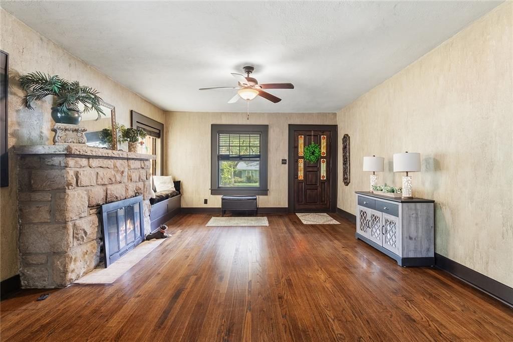Photo 9 of 45 - 5812 Elm Avenue, Kansas City, MO 64133