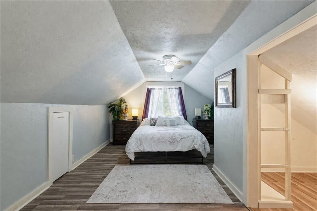 Photo 31 of 45 - 5812 Elm Avenue, Kansas City, MO 64133