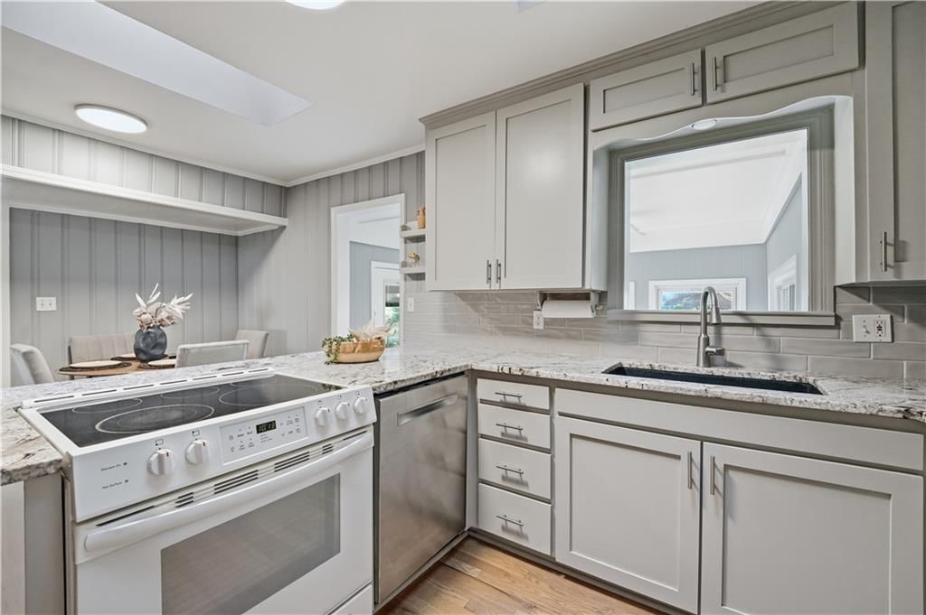 5509 W 70th Terrace — photo 14