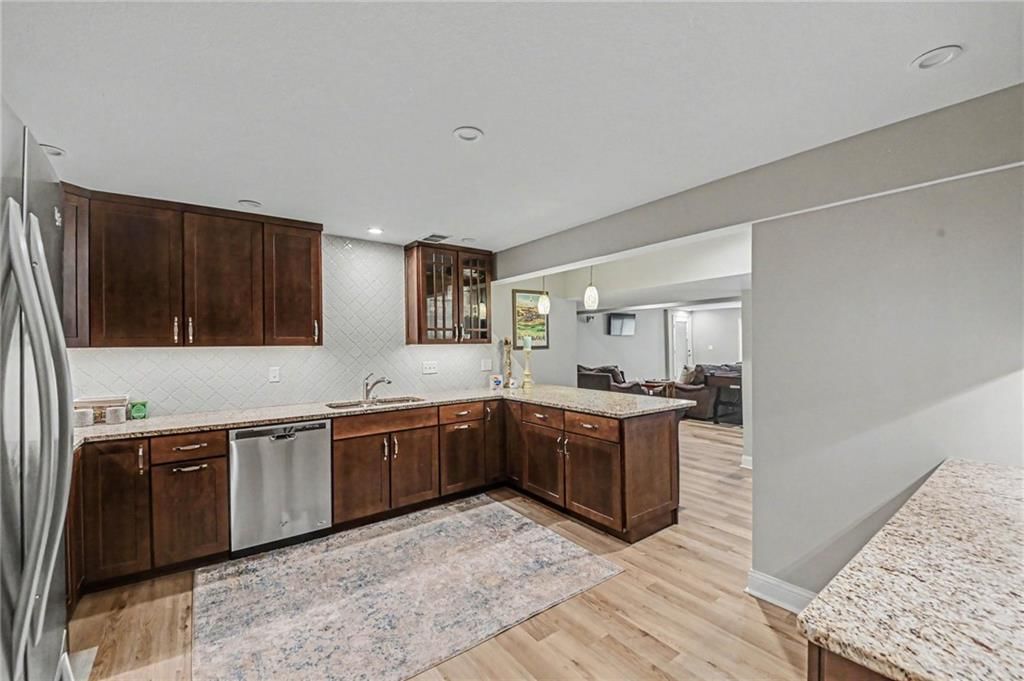 3901 W 121st Terrace — photo 41
