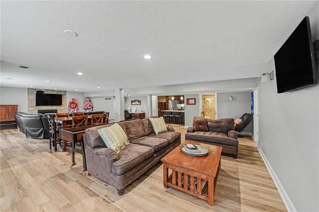 3901 W 121st Terrace — photo 43