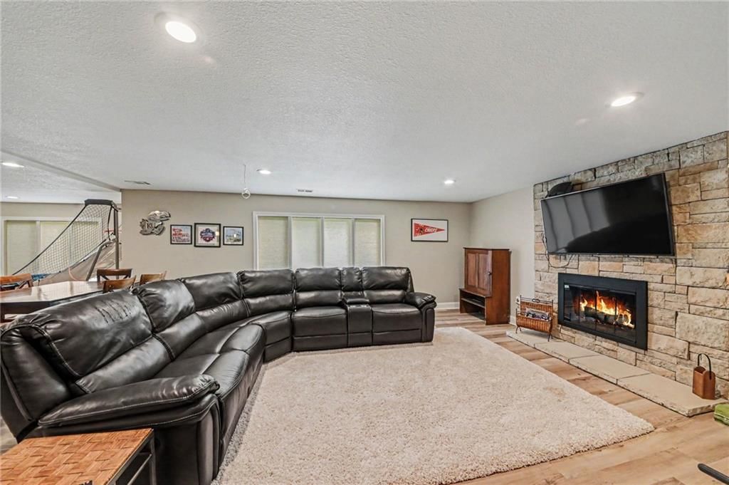 3901 W 121st Terrace — photo 44