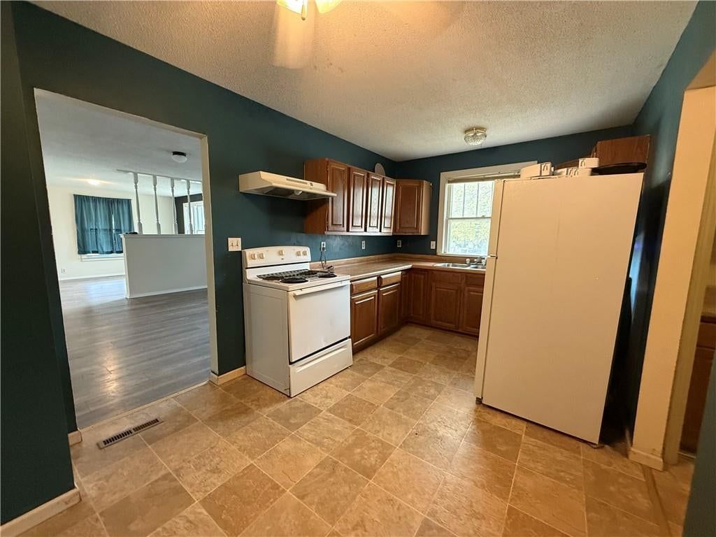 124 W Quincy Street — photo 11